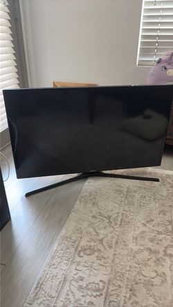 Samsung 40” Smart TV