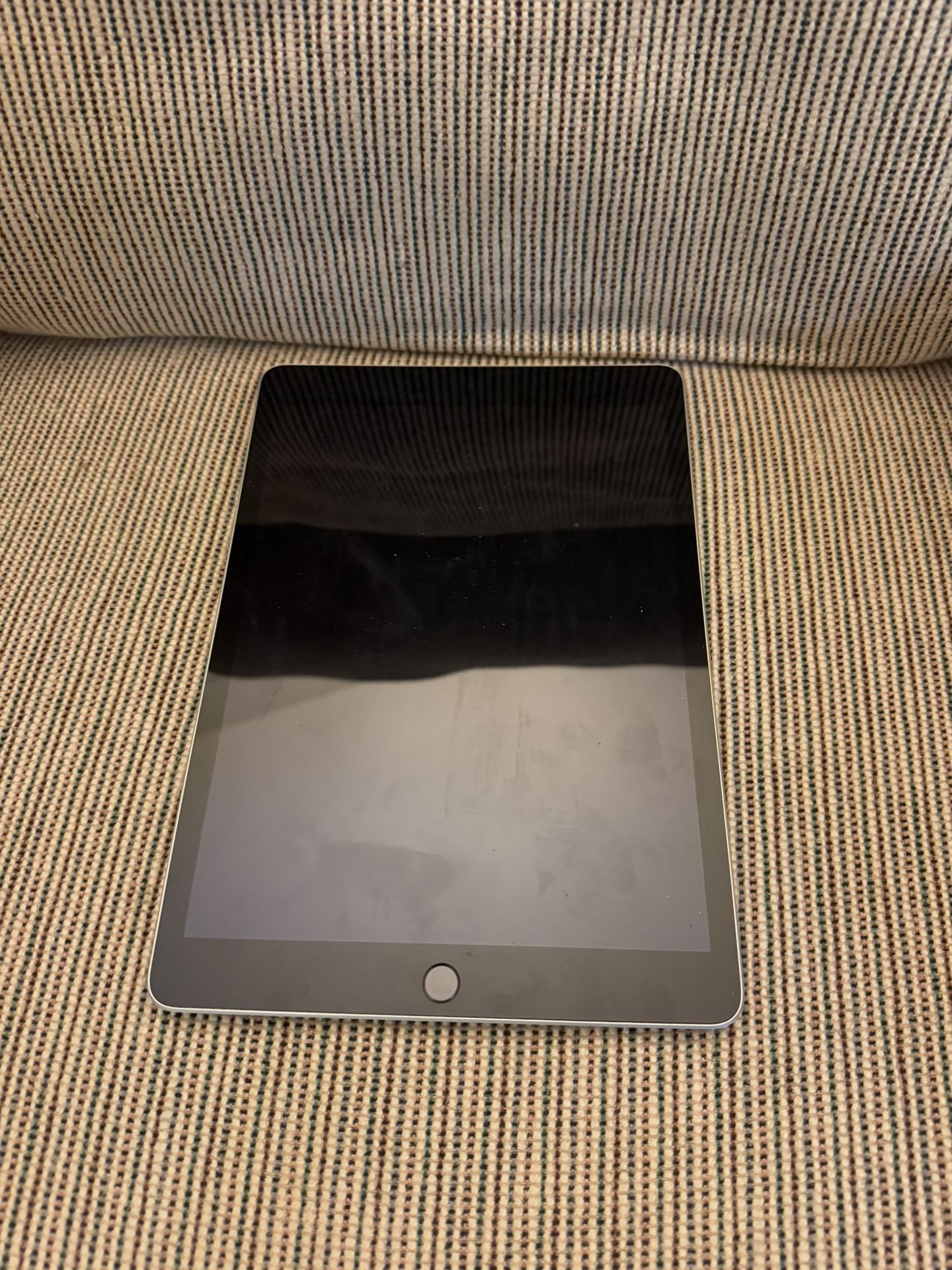 iPad 9th Gen Gray 256gb Cellular + WiFi