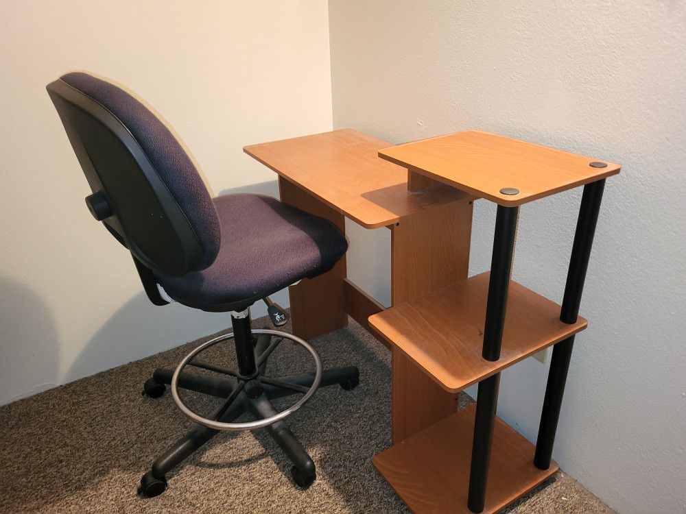 Laptop Desk With Chair 