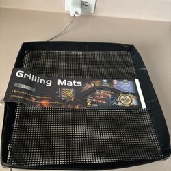 2 PCs. Grilling Mats ;100% Non Stick( Made Of PTFE Non Stick Material) New 