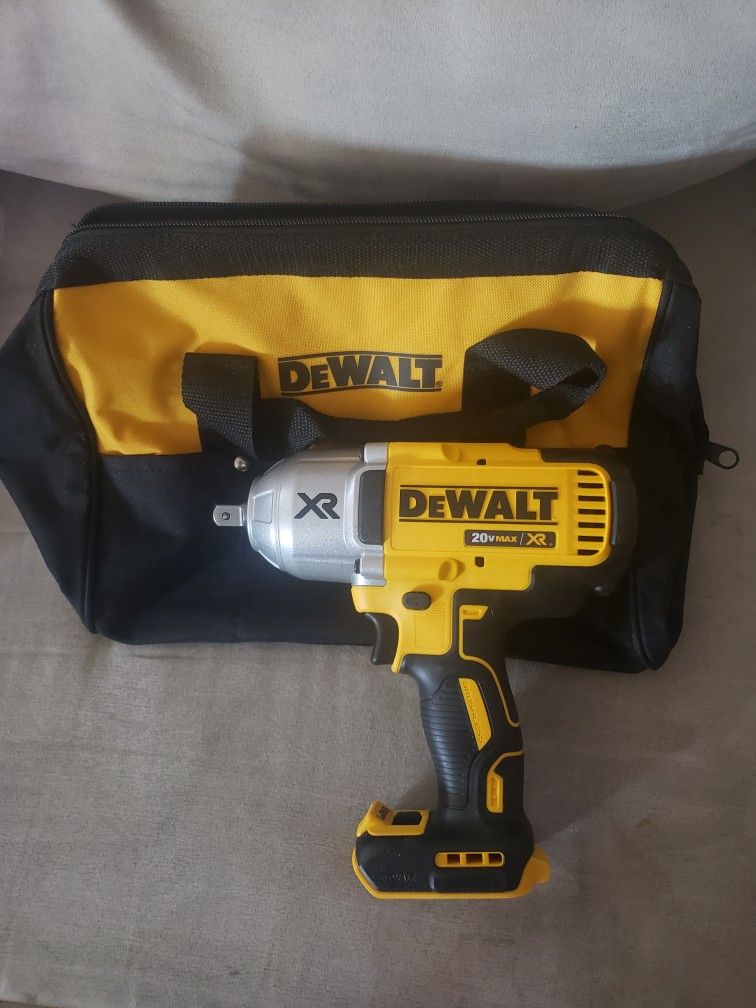 Dewalt XR 1/2 Brushless 3 Speed High Torque Impact Driver And Contractor Bag