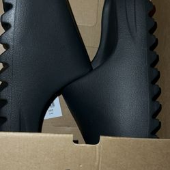 Yeezy Slides