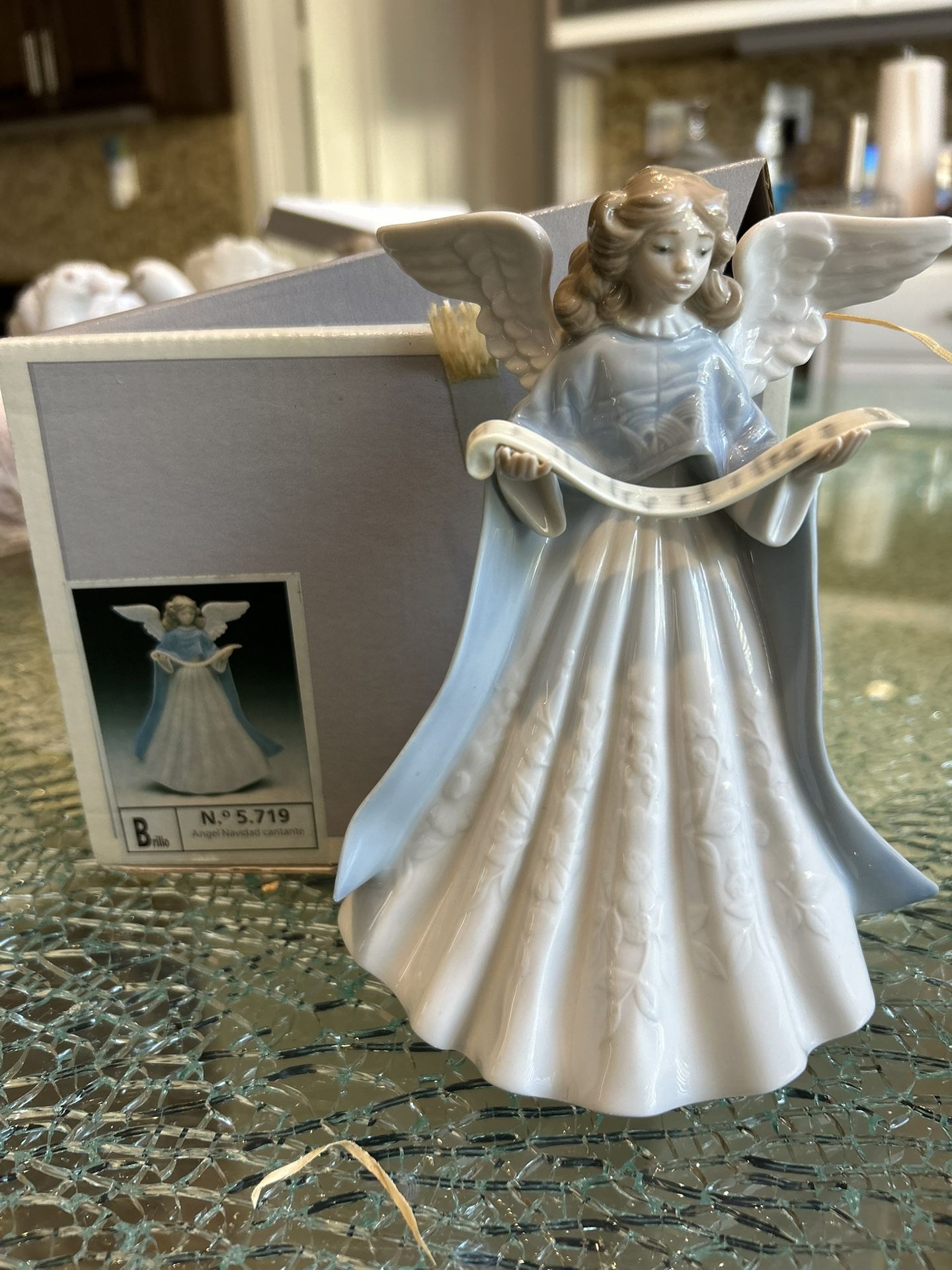 Lladro Angel Navidad Cantante #5719