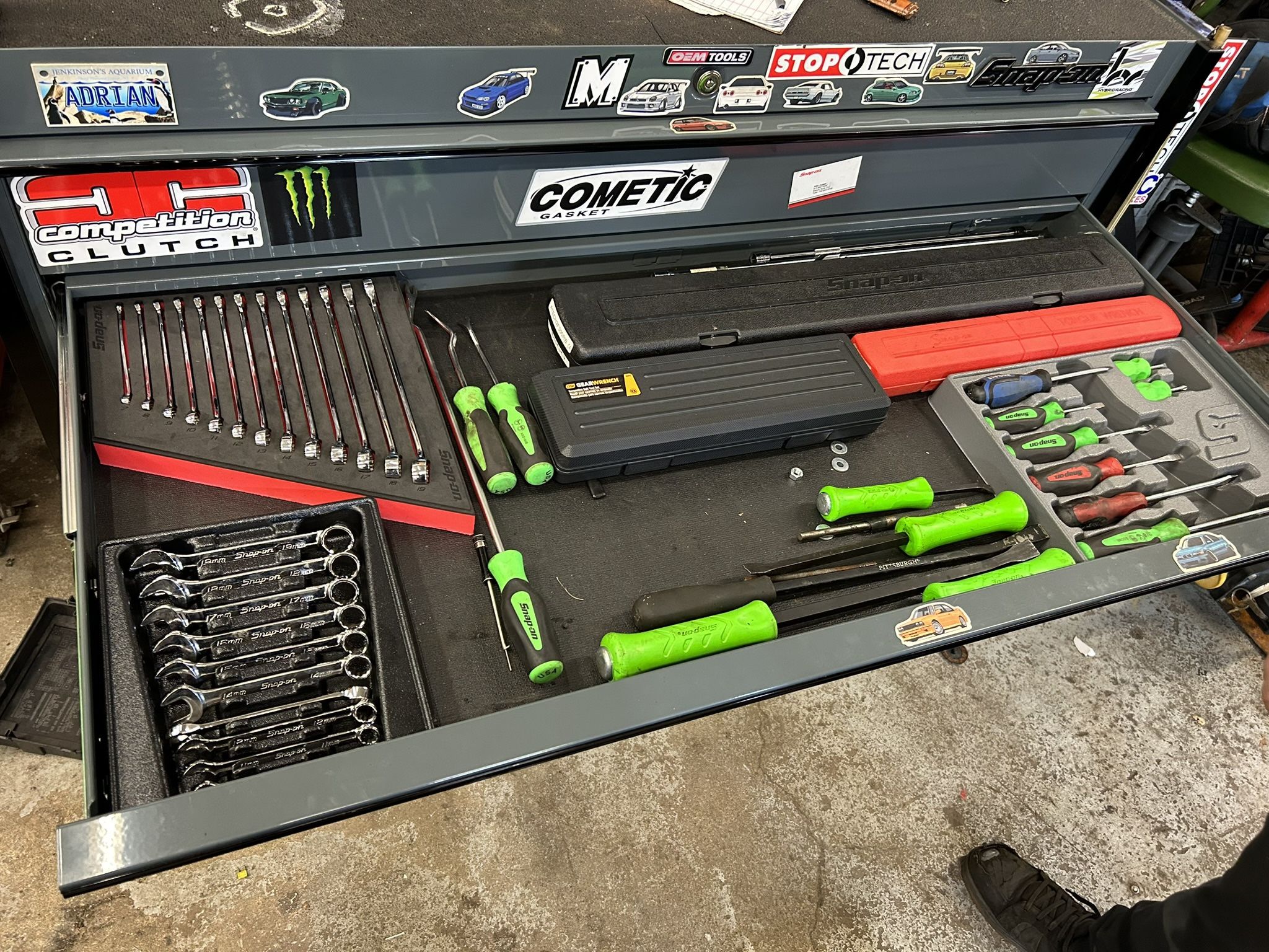 SNAP ON BOX. BEST OFFER TAKES IT