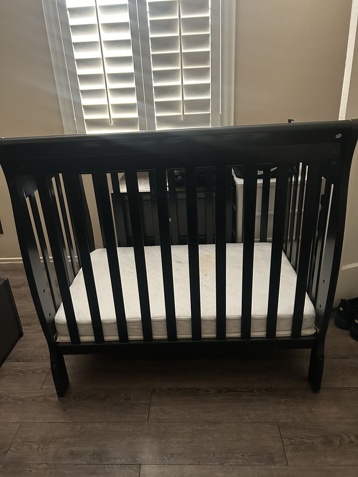 Baby Crib 
