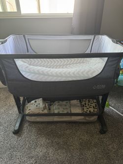 Bassinet And Dock A Tot