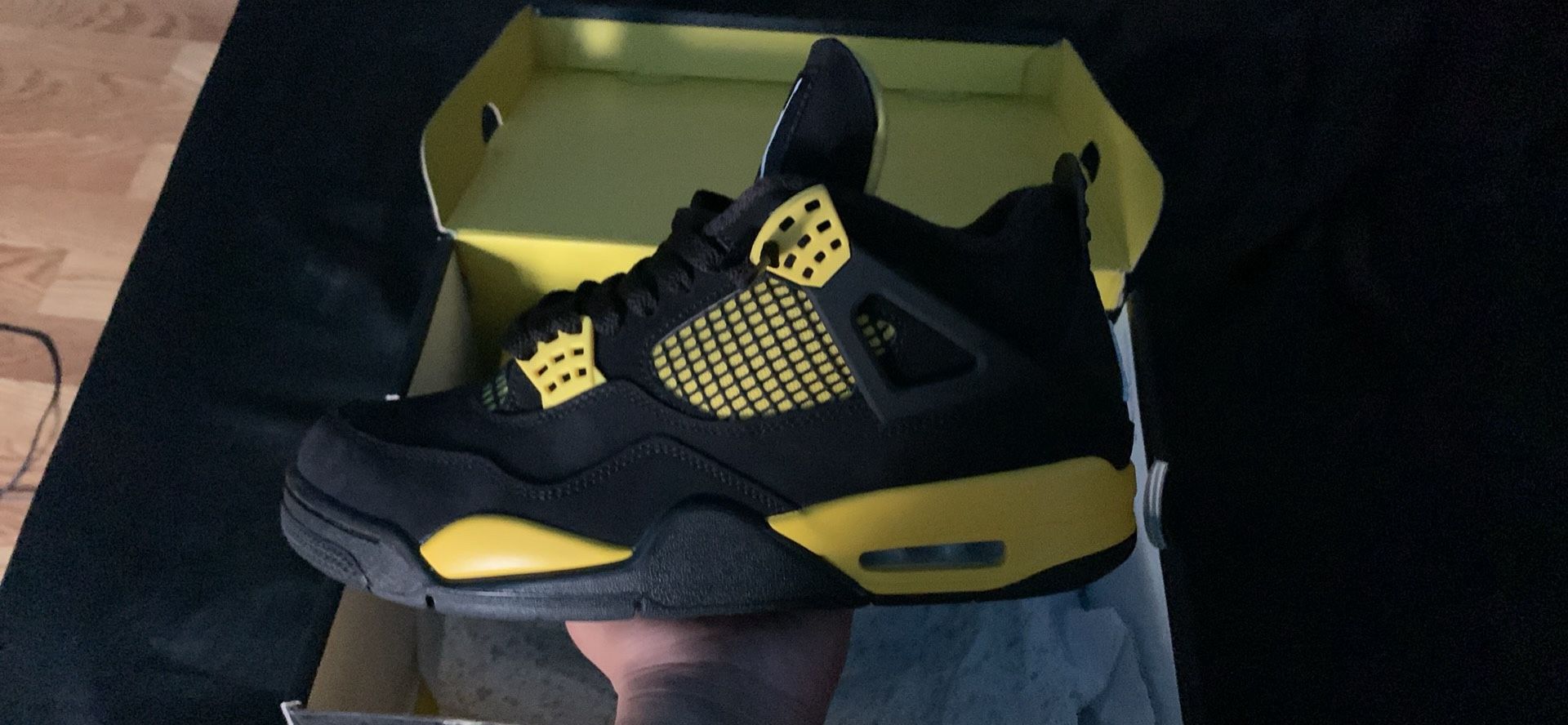 Jordan 4 Yellow Thunder