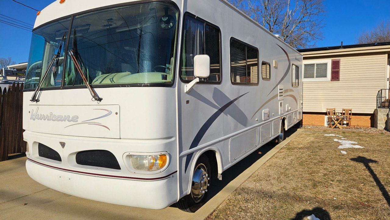 2001 Ford Four Winds Hurricane
