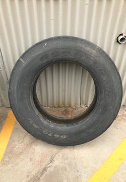 Good Year 265/ 75R22.5 G670 RV Unisteel tire. Fits a bobtail, big rig and/ or tractor.