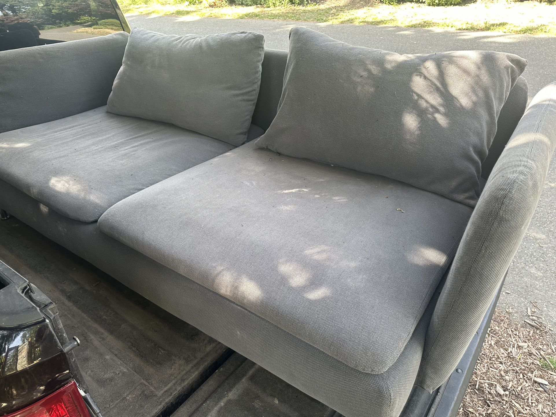 ikea couch soderhamn Free