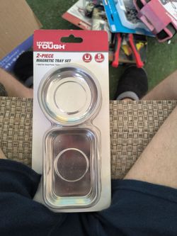 Magnetic tray