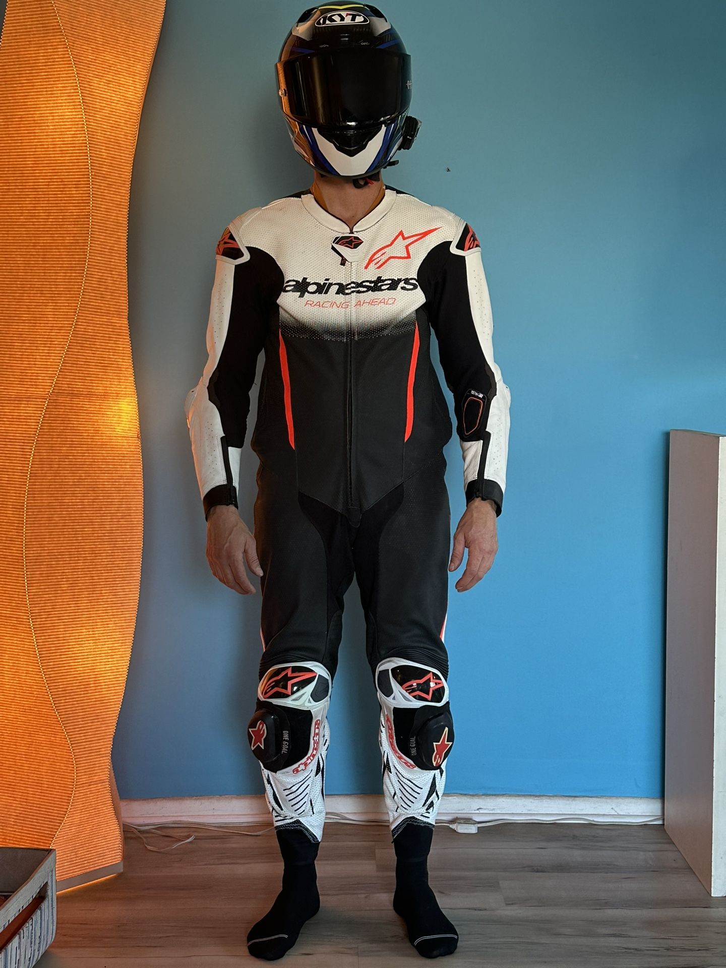Alpinestars GP-R7 1PC Leather Suit for Sale in Hollywood, CA - OfferUp