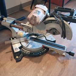 Chicago Electric  Compound Miter Saw