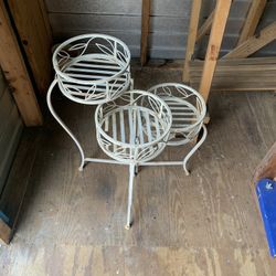 Metal Plant Holder