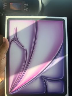 IPAD 13inch M4 128GB cellular unlocked 720