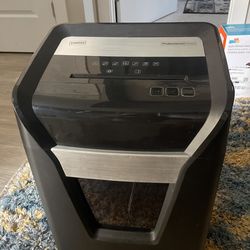 16 Sheets Professional Series Shredder