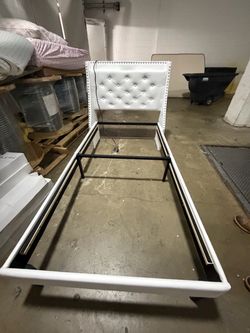 TWIN SIZE BED FRAME