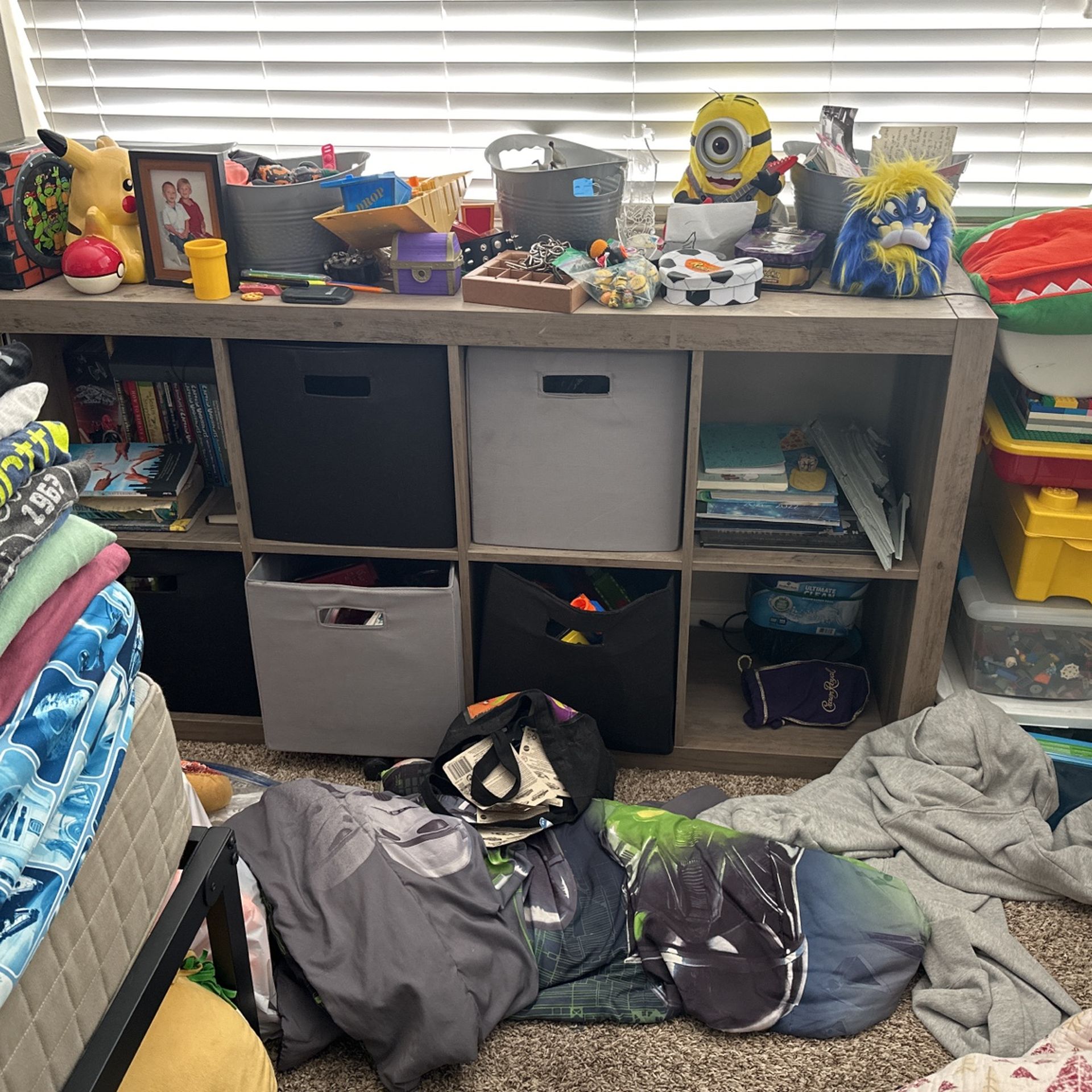 8 Cube Storage W/5 Cubes