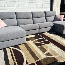 Cléopâtre 4 piece power reclining sectional- $599.999- READ Description