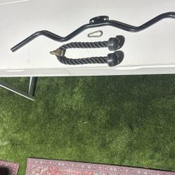 lat pulldown bar tricep rope
