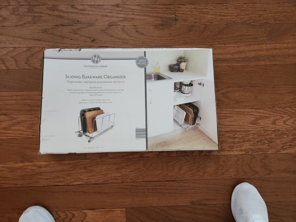 Sliding Bakeware Organizer