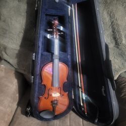 PALATINO VN 450 1/2 VIOLIN WITH CASE AND BOW