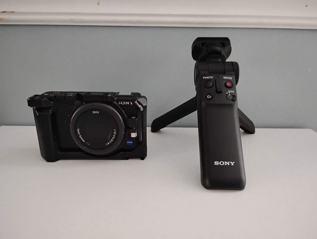 Sony ZV-1 Vlogging Camera Bundle - Porch Pick Up