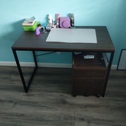 Study Table With Drawer On Rolls