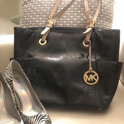 Michael Kors Purse Like New Best Offer Accept