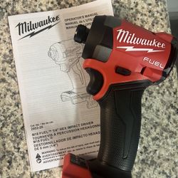 Milwaukee M18 FUEL 18V Lithium-Ion Brushless Cordless 1/4 in. Hex Impact Driver