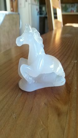 Mini crackled glass horse figurine