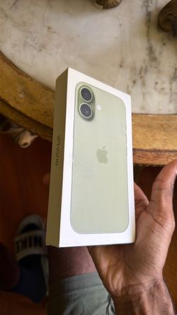 iPhone 17