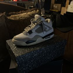 Jordan 4 Military Black 