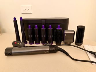 Dyson Airwrap HS01 – Black/Purple in Excellent Condition