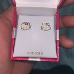 14kt White Gold Hello Kitty Earrings 