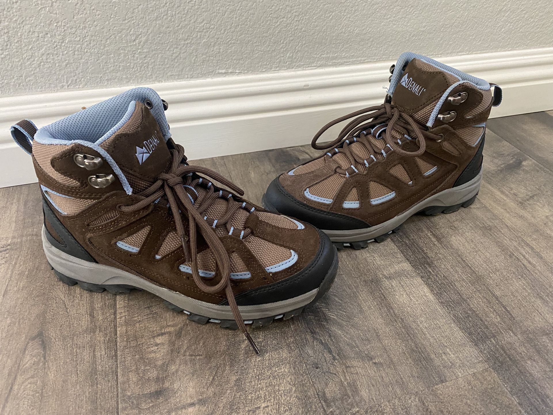 Womens Hiking Boots 