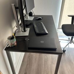 Computer desk 