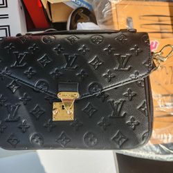 Louis Vuitton Black Purse LV