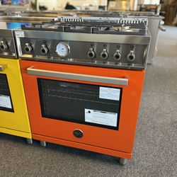 Bertazzoni 30in Gas Range - Orange