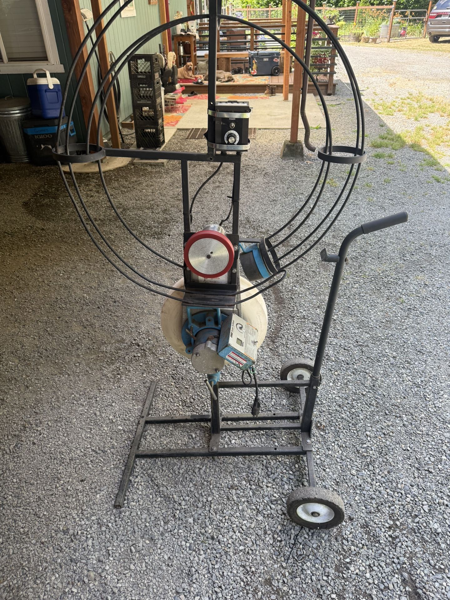 Jugs Super Softball Pitching Machine