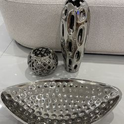 3 Silver Decorations 