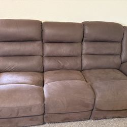 Loveseat Crouch With Middle Table