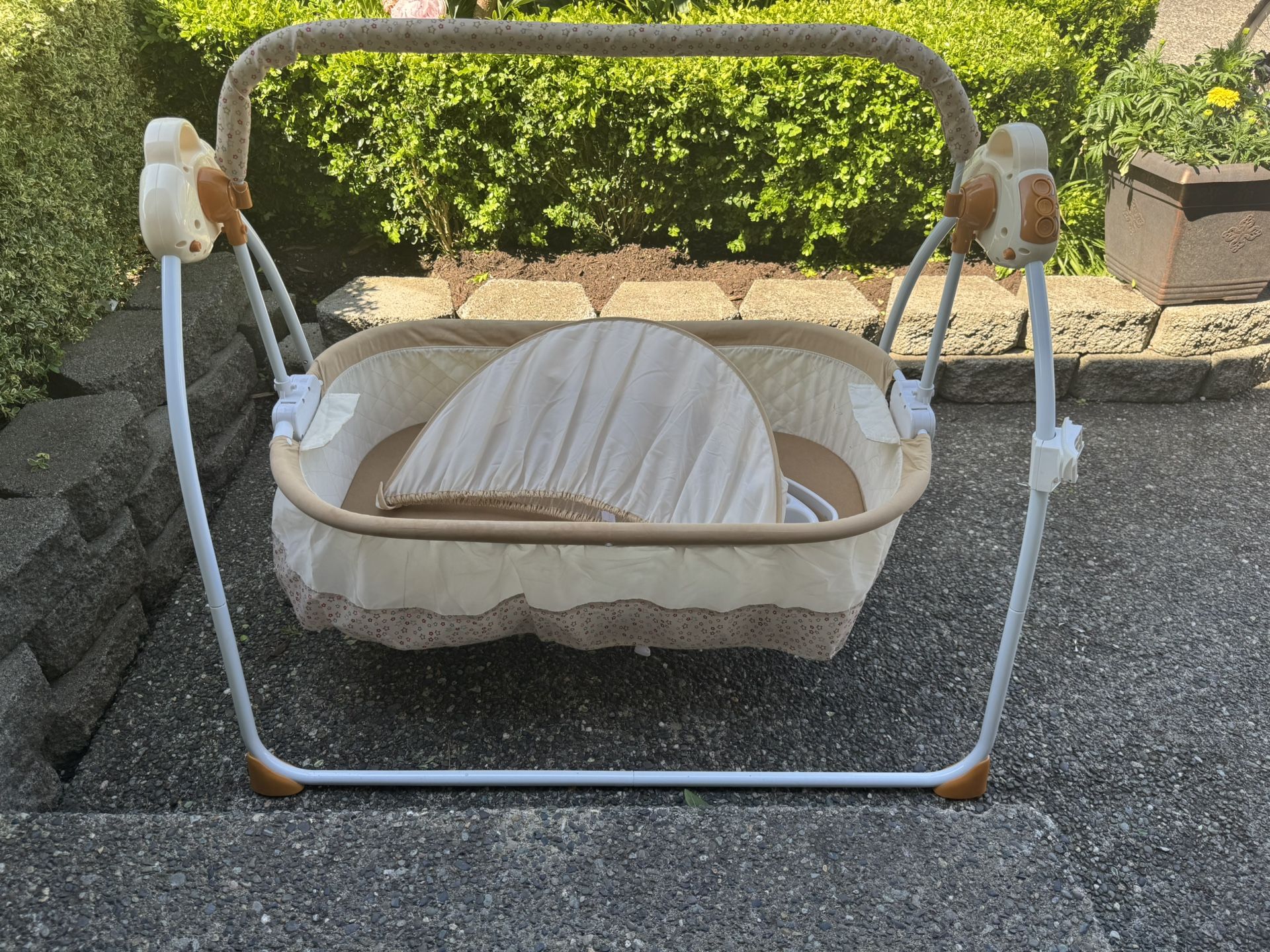 Electric Baby Cradle Crib Infant Swing Bed Rocker