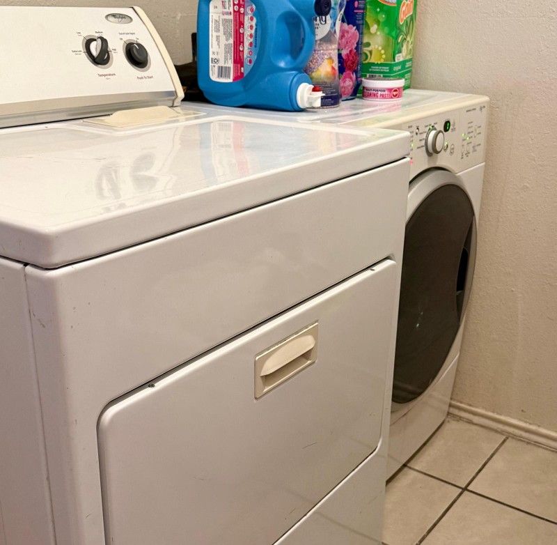 Lavadora Y Secadora Funcionando Al 100