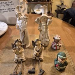 6 Christmasvceramic Figurines