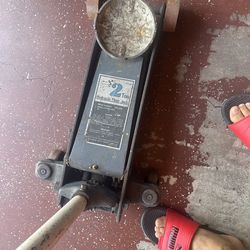 2-ton jack $25