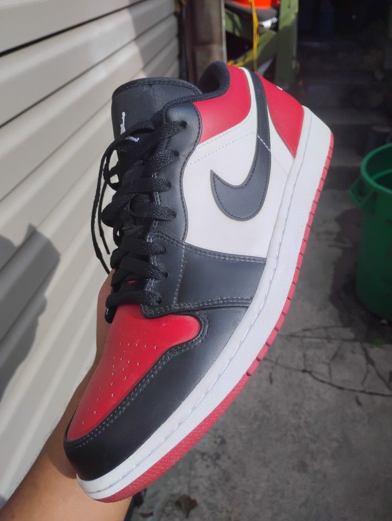 AJ 1 LOWS SIZE 12 VNDS