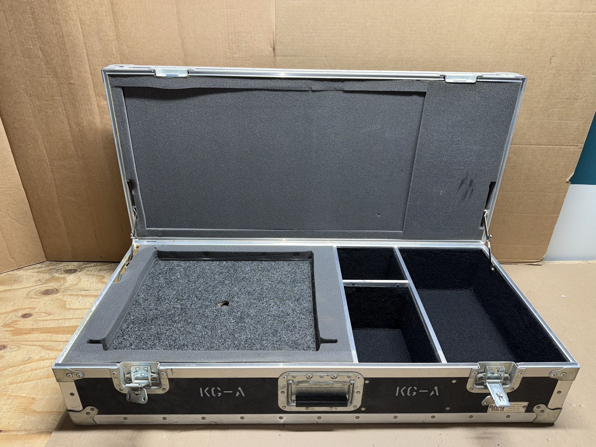 Custom Road Case With Foam And Carpet Lining Made By A&S Case Co (KG-A)