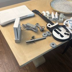 Nintendo Wii console Bundle And Game