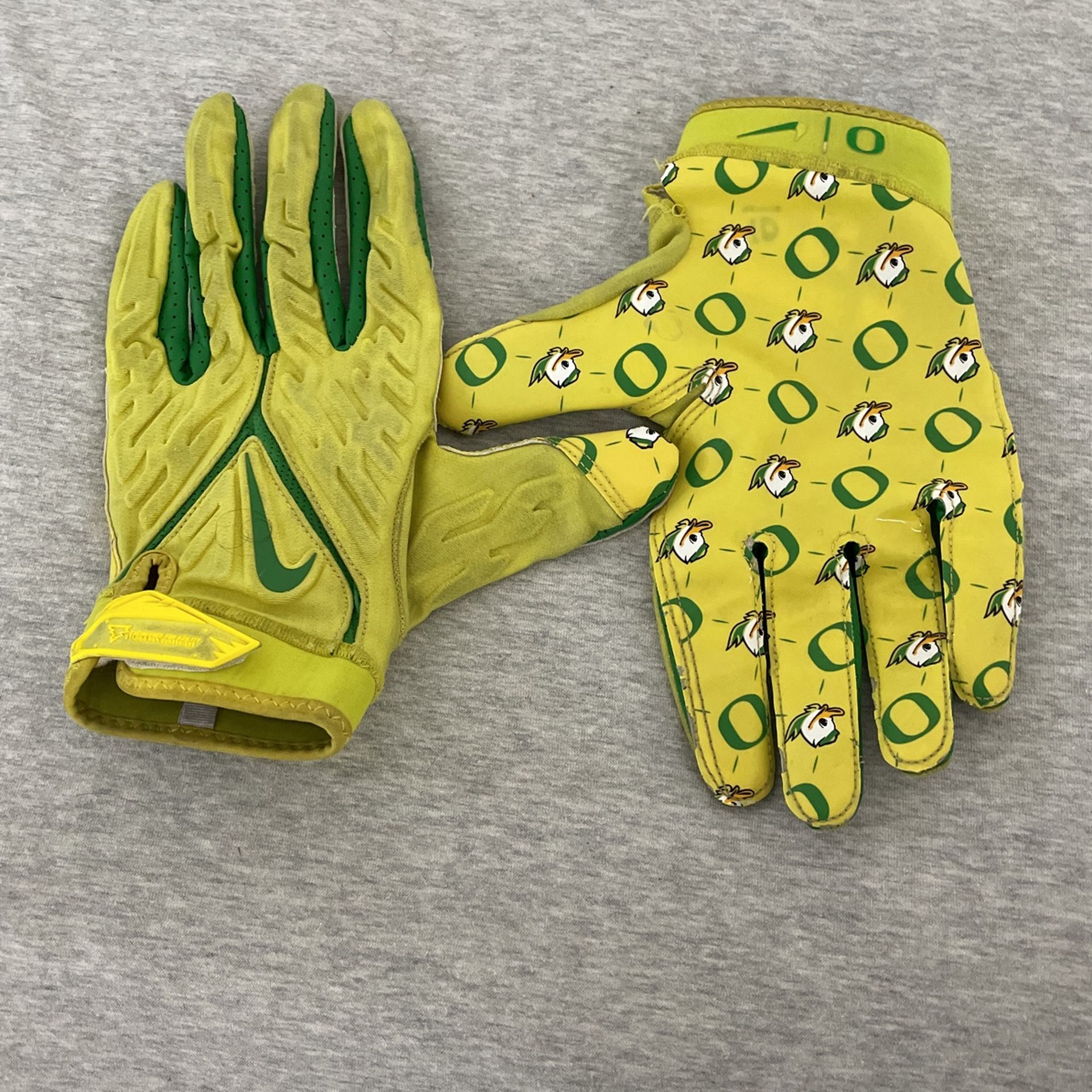 university of oregon gloves